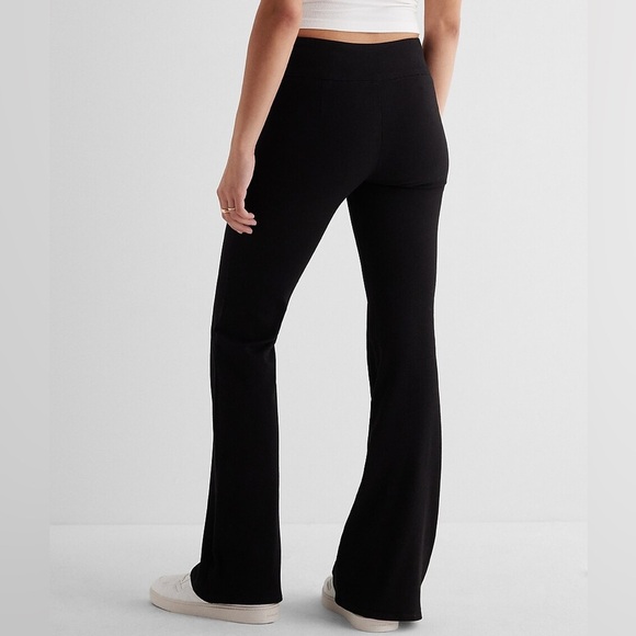 Express Jeans Mid Rise Dark Blue Pull-On FlexX '70S Flare NWT - Picture 2 of 3